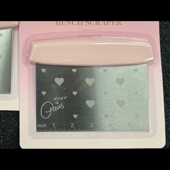 Paris Hilton Pink Hearts Bench Scrapper - Picture 2 of 2